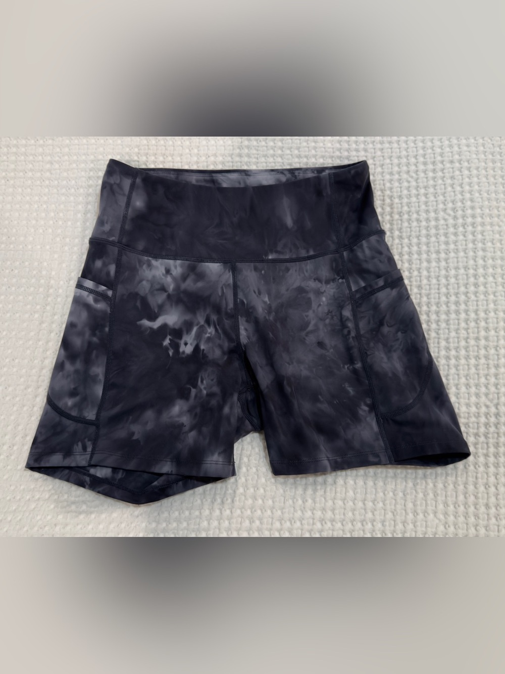 High-Waist Marble Print Women's Bike Shorts - Black